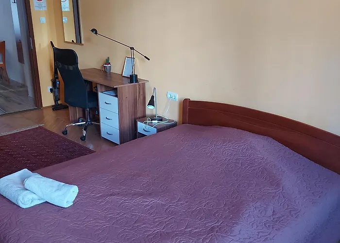 Cute Close To The Center