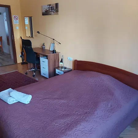 Cute Close To The Center