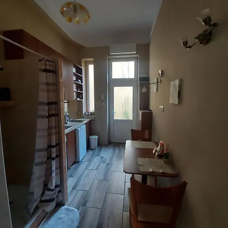 Cute Close To The Center Gazde/Camere de închiriat