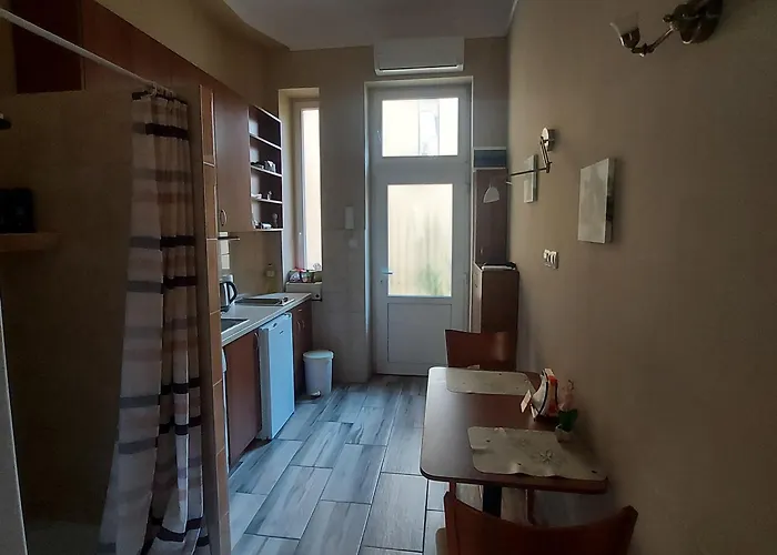 Cute Close To The Center Homestay